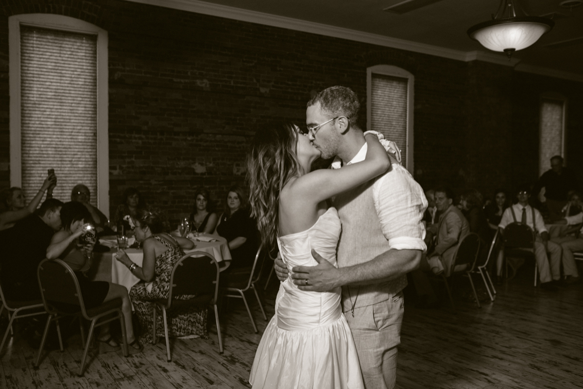 amherst-corks-wedding-photos-17